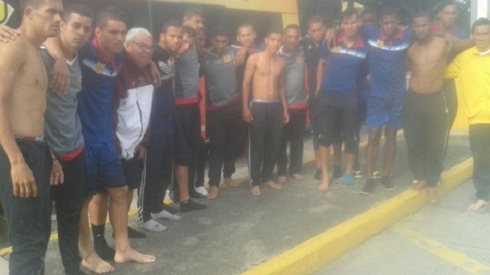 Venezuelan football team left barefoot after robbery